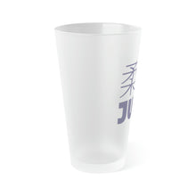 Golden Throws: Judo Glory Etched Pint Glass for Victory Celebrations, 16oz Coffee Mugs Drink Drinks Exclusive Glass Glassware Home & Living Judo