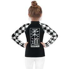 Chic and Comfortable: Houndstooth Judo Long Sleeve Rash Guard for Girls Exclusive Girls Houndstooth Judo Kids Long Sleeve Rash Guard