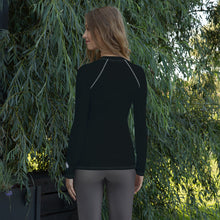Sun-Kissed Style: Women's Solid Color Long Sleeve Rash Guard - Noir Exclusive Long Sleeve Rash Guard Solid Color Swimwear Womens