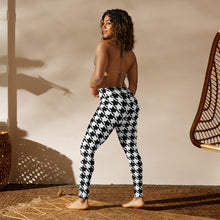 Trendy Training: Women's Houndstooth Yoga Leggings Athleisure Exclusive Houndstooth Leggings Womens
