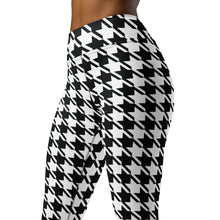 Trendy Training: Women's Houndstooth Yoga Leggings Athleisure Exclusive Houndstooth Leggings Womens