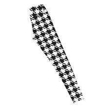Trendy Training: Women's Houndstooth Yoga Leggings Athleisure Exclusive Houndstooth Leggings Womens
