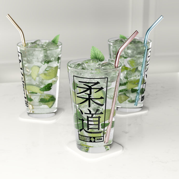 Throw and Toast: Premium Judo Pint Glass for Discerning Fans, 16oz Assembled in the USA Assembled in USA Dining Drink Drinks Exclusive Festive Glass Glassware Home & Living Judo Kitchen Made in the USA Made in USA Seasonal Picks