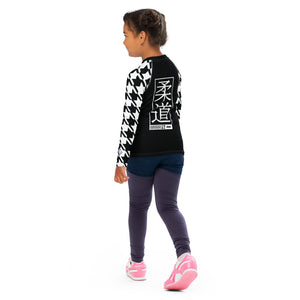 Chic and Comfortable: Houndstooth Judo Long Sleeve Rash Guard for Girls Exclusive Girls Houndstooth Judo Kids Long Sleeve Rash Guard