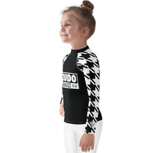 Chic and Comfortable: Houndstooth Judo Long Sleeve Rash Guard for Girls Exclusive Girls Houndstooth Judo Kids Long Sleeve Rash Guard